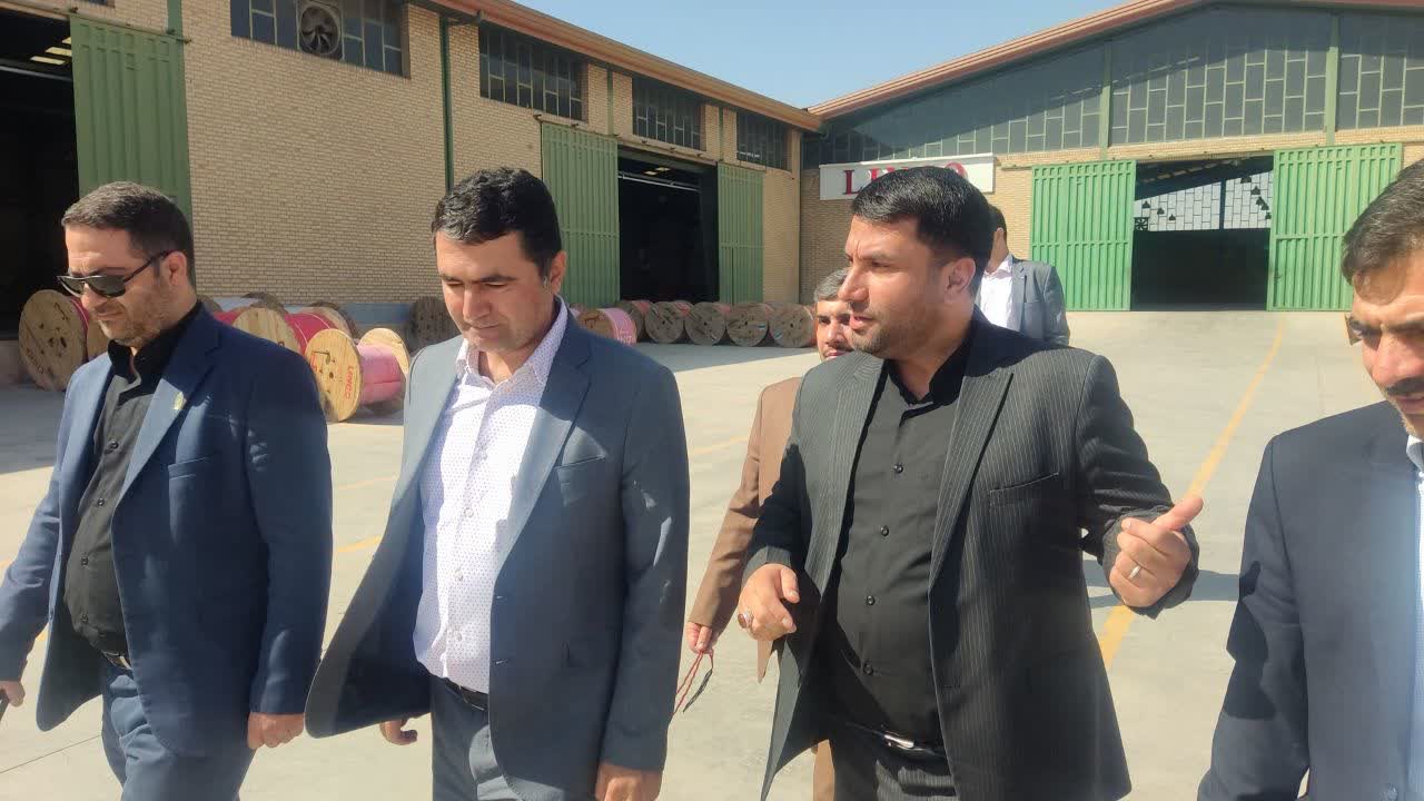 بازدید جناب آقای مهندس درویشی فرماندار محترم ورامین از کارخانه البرز الکتریک نور( با برند تجاری لینکو)
